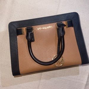 Used Michael Kors bag. In great condition.